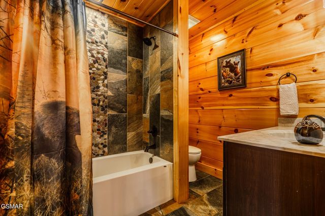 782 Park Vista Way, Gatlinburg, TN 37738