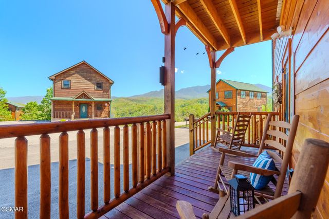 782 Park Vista Way, Gatlinburg, TN 37738