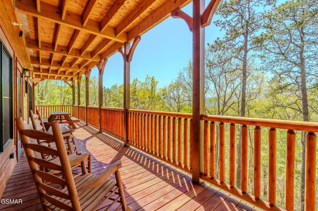 782 Park Vista Way, Gatlinburg, TN 37738