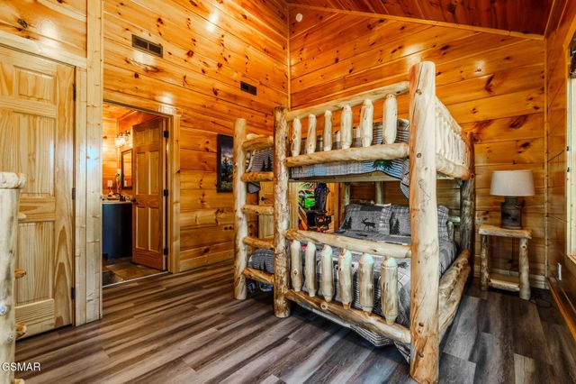 782 Park Vista Way, Gatlinburg, TN 37738