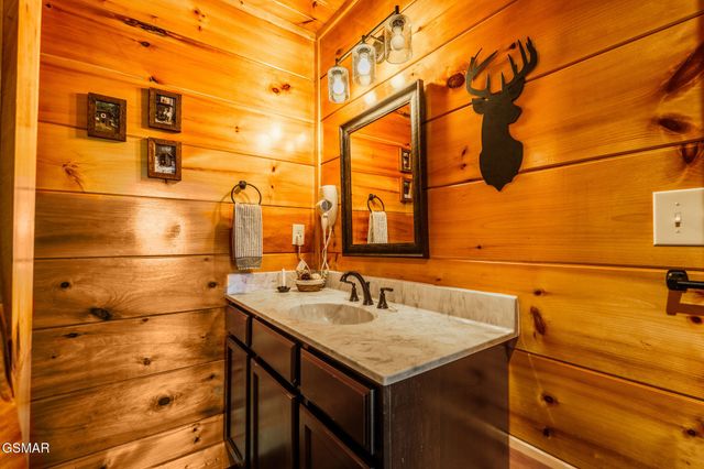 782 Park Vista Way, Gatlinburg, TN 37738