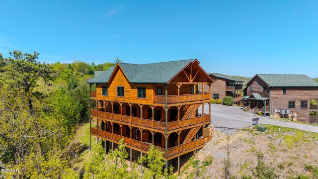 782 Park Vista Way, Gatlinburg, TN 37738