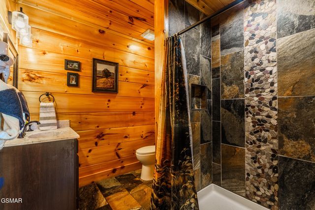 782 Park Vista Way, Gatlinburg, TN 37738
