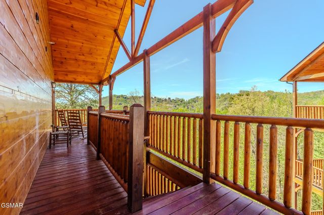 782 Park Vista Way, Gatlinburg, TN 37738