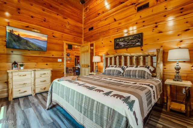 782 Park Vista Way, Gatlinburg, TN 37738