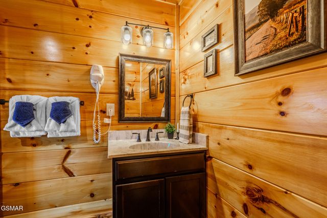 782 Park Vista Way, Gatlinburg, TN 37738