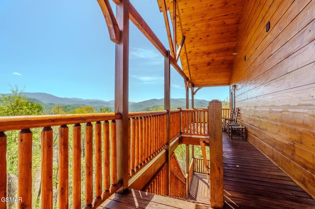 782 Park Vista Way, Gatlinburg, TN 37738