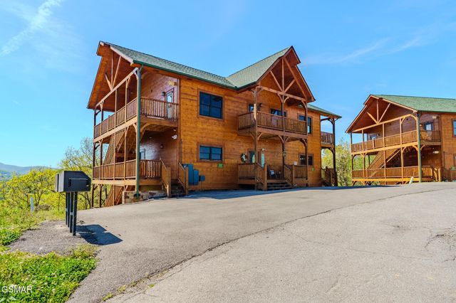 782 Park Vista Way, Gatlinburg, TN 37738
