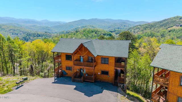 782 Park Vista Way, Gatlinburg, TN 37738