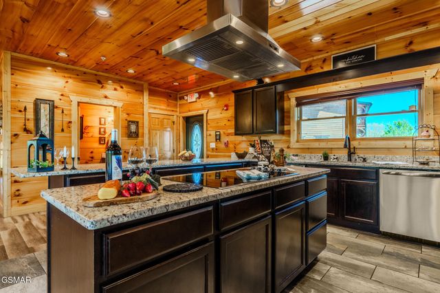 782 Park Vista Way, Gatlinburg, TN 37738