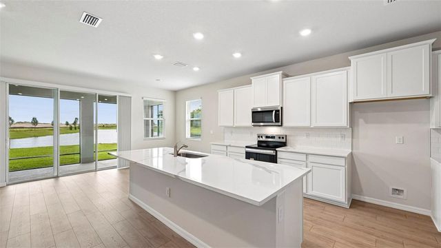 18107 TAVERNSIDE TRAIL, Lakewood Ranch, FL 34211
