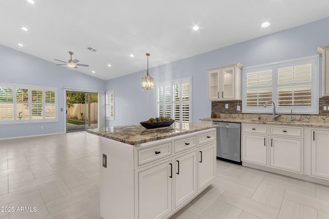 1712 E SARATOGA Street, Gilbert, AZ 85296