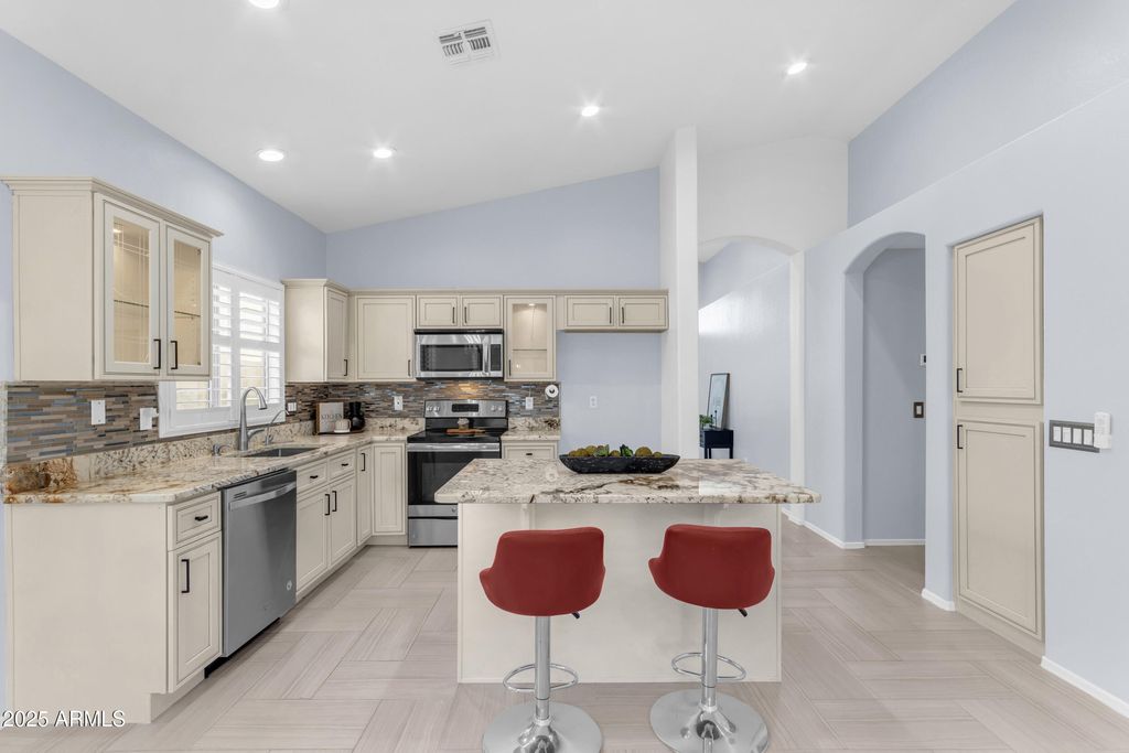 1712 E SARATOGA Street, Gilbert, AZ 85296