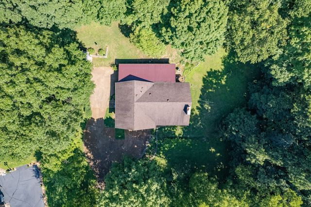 604 Crestland Dr, Columbia, TN 38401