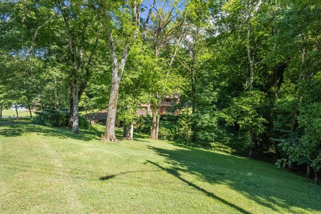 604 Crestland Dr, Columbia, TN 38401