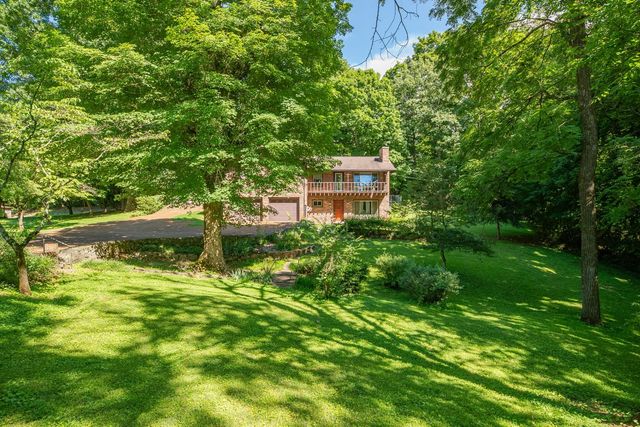 604 Crestland Dr, Columbia, TN 38401