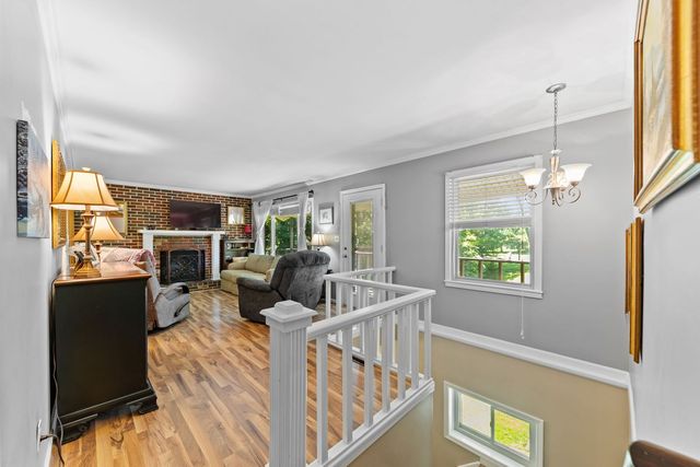 604 Crestland Dr, Columbia, TN 38401