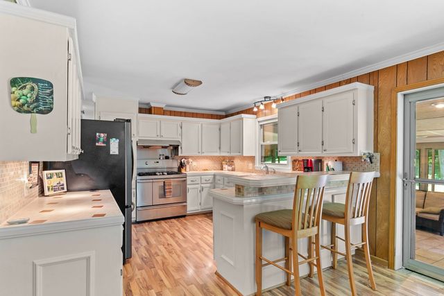 604 Crestland Dr, Columbia, TN 38401