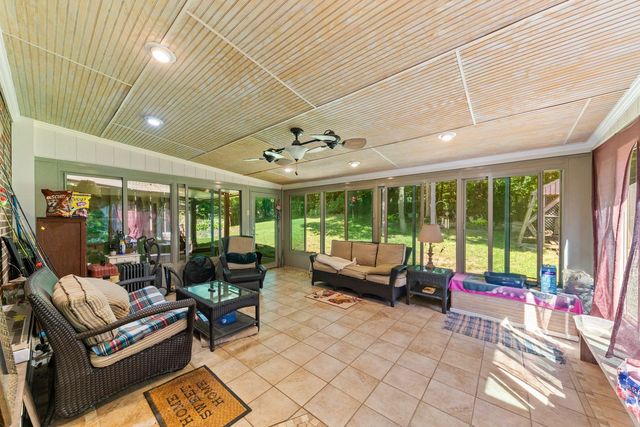 604 Crestland Dr, Columbia, TN 38401