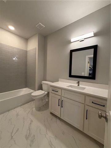 22698 W 87th Street, Lenexa, KS 66227