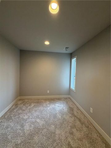 22698 W 87th Street, Lenexa, KS 66227