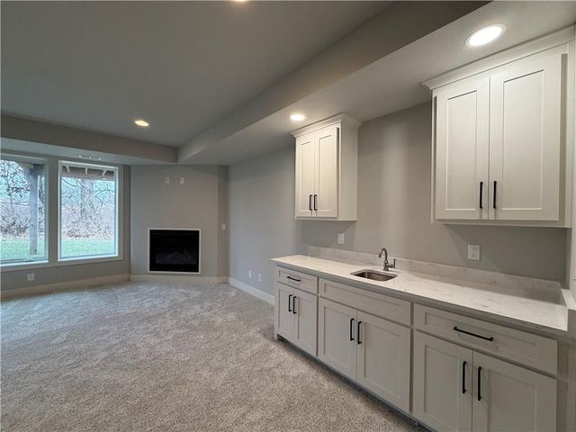 22698 W 87th Street, Lenexa, KS 66227