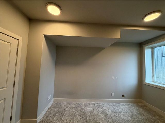 22698 W 87th Street, Lenexa, KS 66227