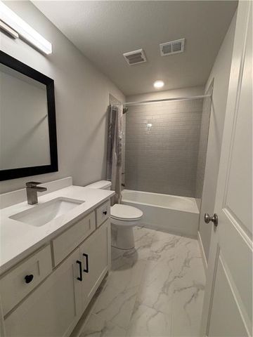 22698 W 87th Street, Lenexa, KS 66227