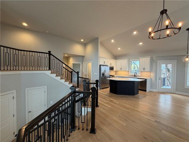 22698 W 87th Street, Lenexa, KS 66227