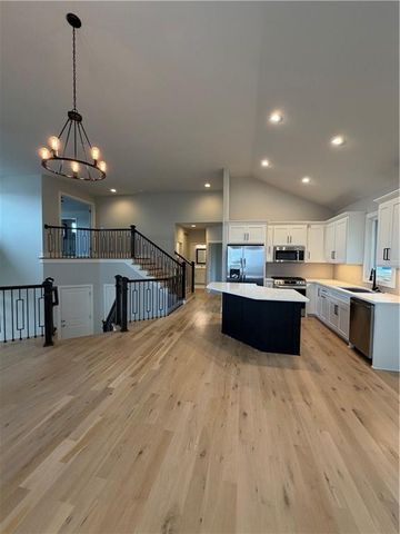 22698 W 87th Street, Lenexa, KS 66227