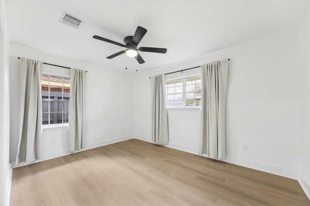 2302 Hewitt Drive, Houston, TX 77018