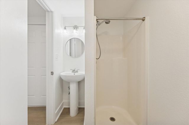 2302 Hewitt Drive, Houston, TX 77018