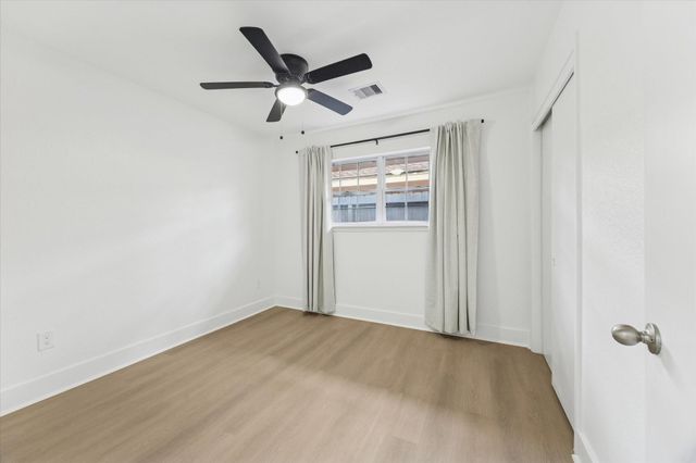 2302 Hewitt Drive, Houston, TX 77018