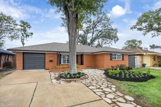 2302 Hewitt Drive, Houston, TX 77018