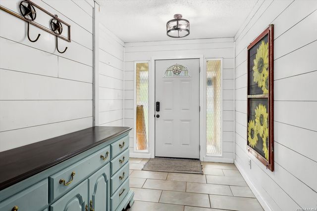210 POCO VISTA DR, Kerrville, TX 78028