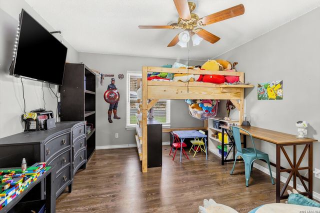 210 POCO VISTA DR, Kerrville, TX 78028