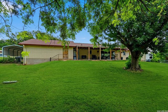 210 POCO VISTA DR, Kerrville, TX 78028