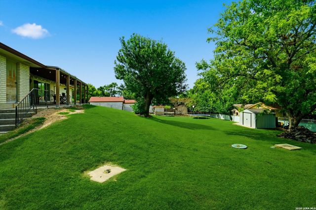210 POCO VISTA DR, Kerrville, TX 78028