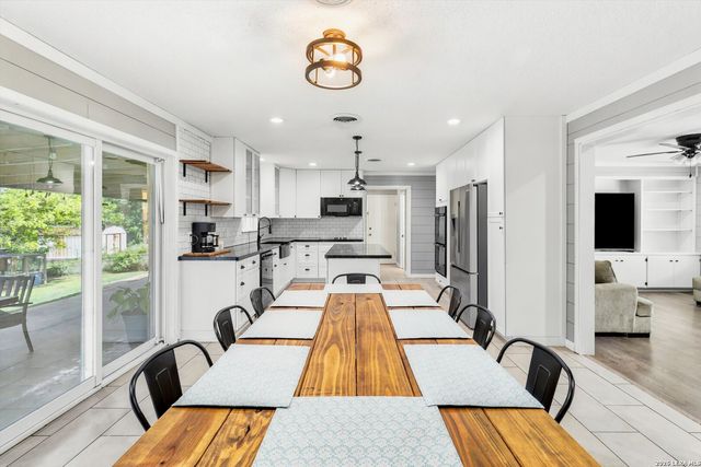 210 POCO VISTA DR, Kerrville, TX 78028