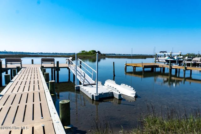 112 Magens Way, Cedar Point, NC 28584