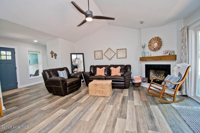 112 Magens Way, Cedar Point, NC 28584