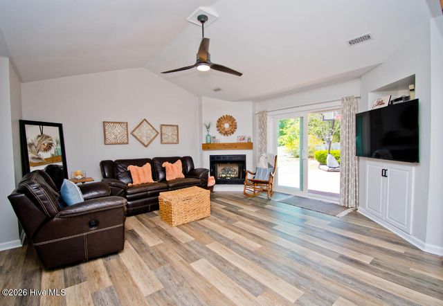 112 Magens Way, Cedar Point, NC 28584