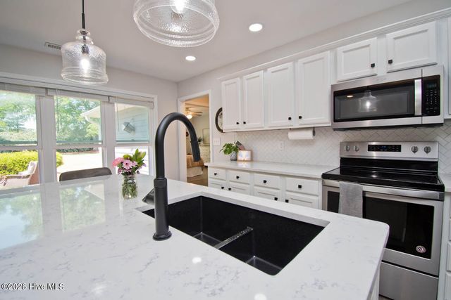 112 Magens Way, Cedar Point, NC 28584