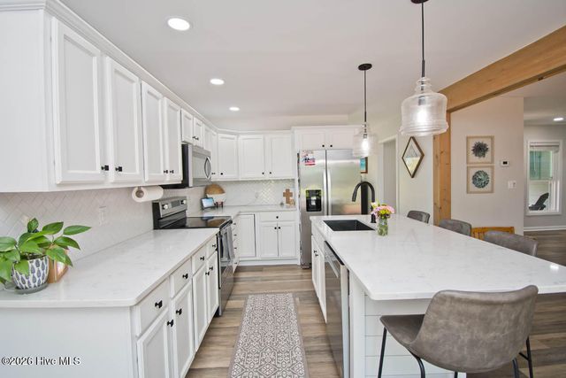 112 Magens Way, Cedar Point, NC 28584