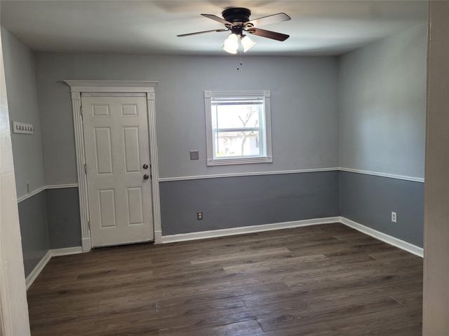 403 S Blackwell Street, La Porte, TX 77571