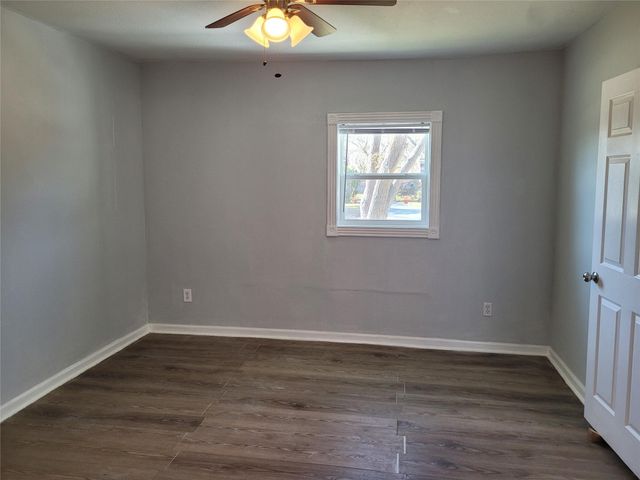 403 S Blackwell Street, La Porte, TX 77571