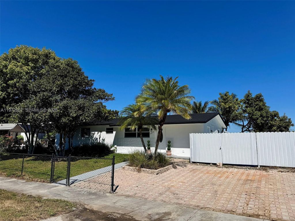 15715 SW 302nd Ter, Homestead, FL 33033