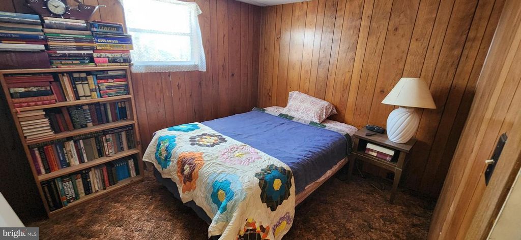 607 K, Mountain Lake Park, MD 21550