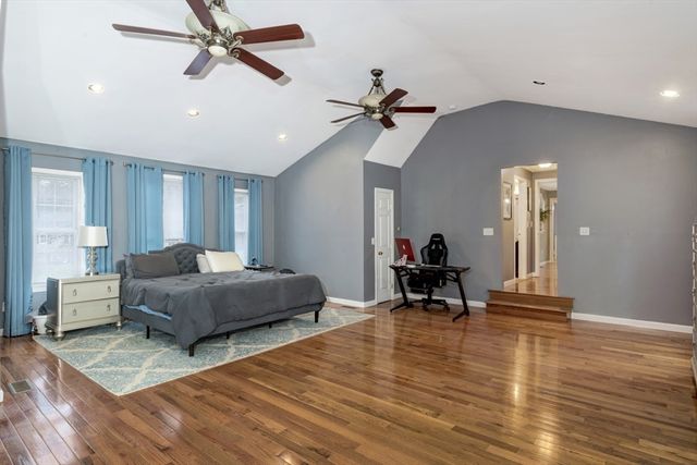 260 Shag Bark Rd, Taunton, MA 02780