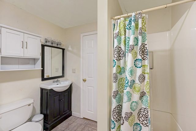 260 Shag Bark Rd, Taunton, MA 02780